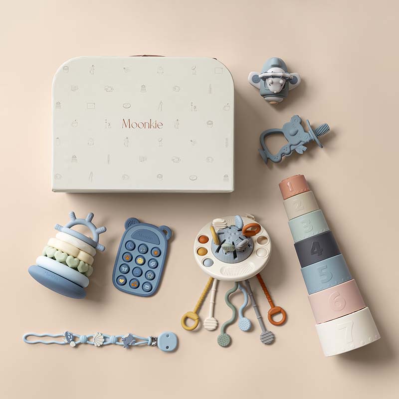Moonbaby Montessori Baby Sensory Toys | Baby Gift Set | Moonkie