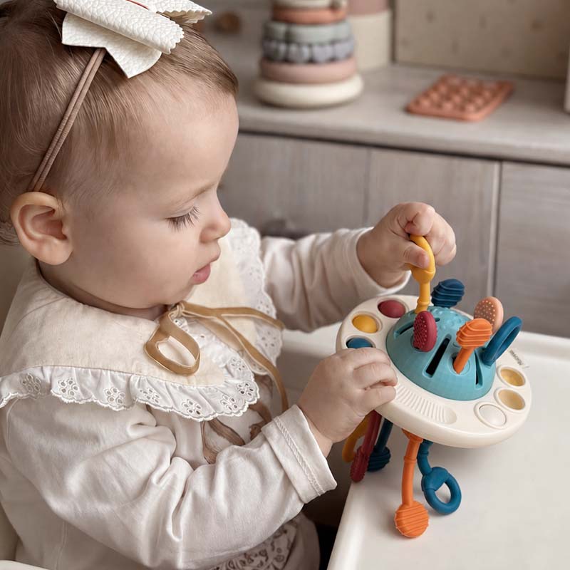 UFO Silicone Pulling Toy (10M+)